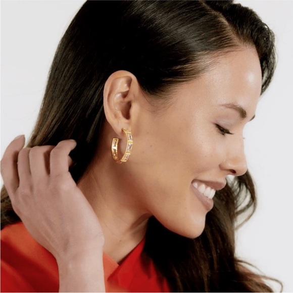 Julie Vos Antonia Elegant Gold and Black Hoop Earrings - Picture 3 of 3